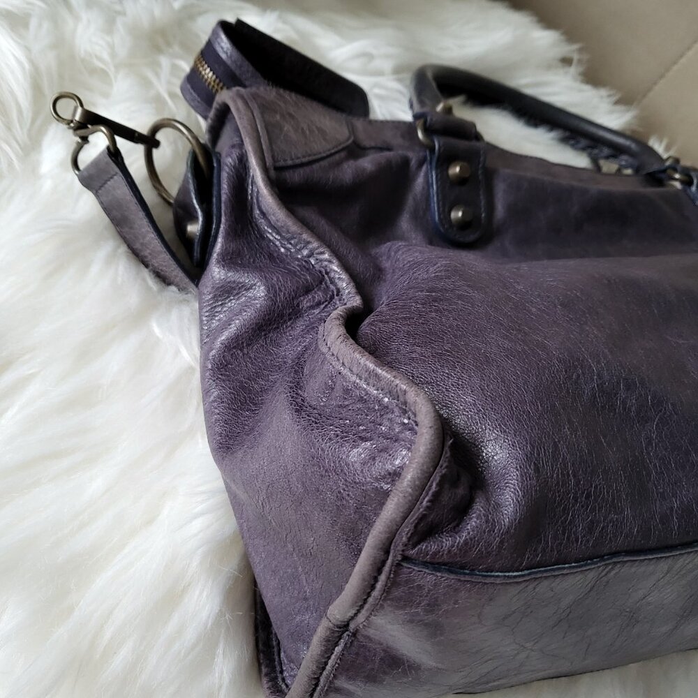 Authentic Balenciaga Classic City Bag - Picture 6 of 16